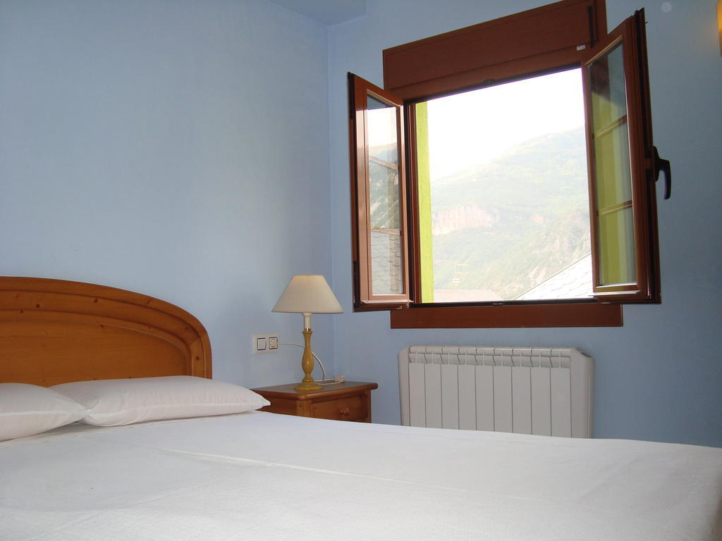 Apartamentos Saila Castejón de Sos Extérieur photo