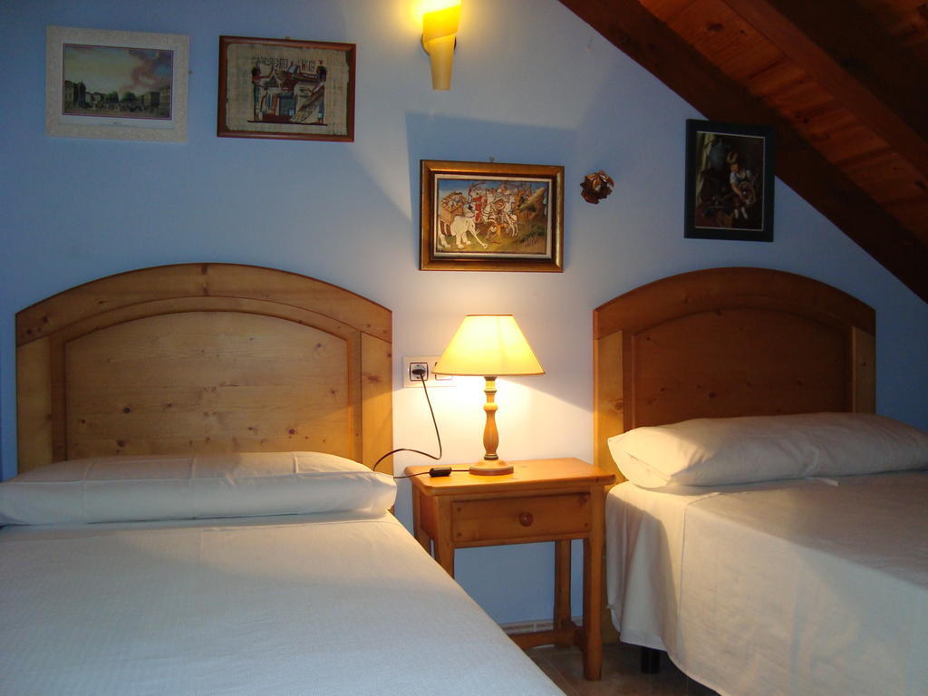 Apartamentos Saila Castejón de Sos Chambre photo
