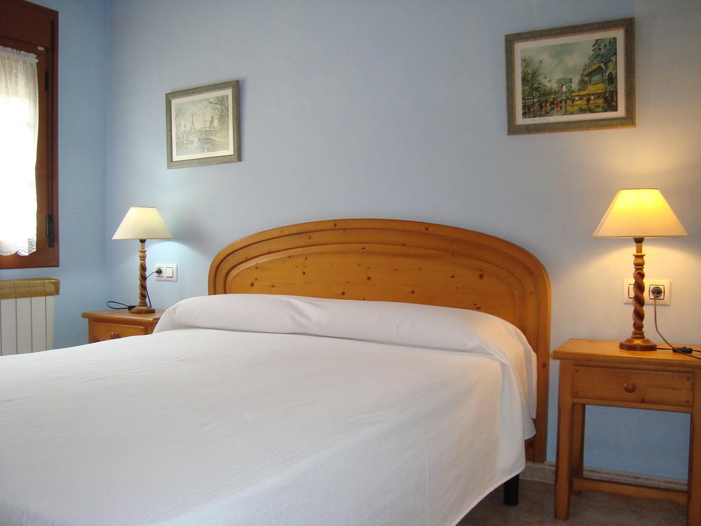 Apartamentos Saila Castejón de Sos Chambre photo