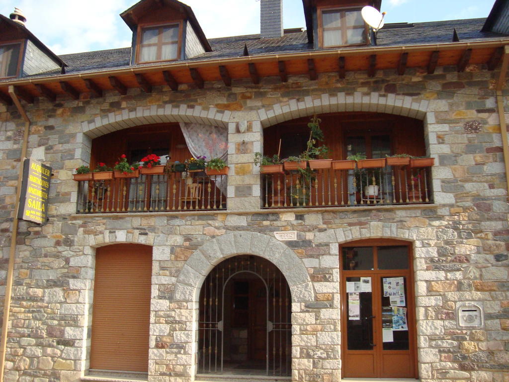 Apartamentos Saila Castejón de Sos Extérieur photo
